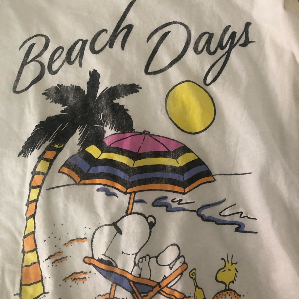 Snoopy themed “Beach Days” shirt